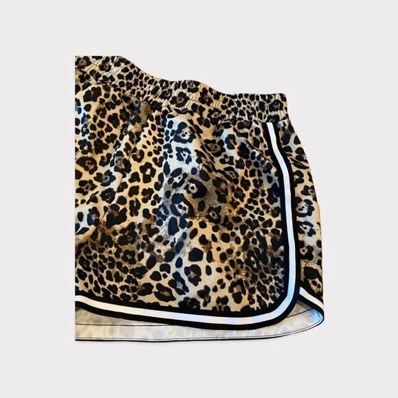 Leopard Print Mini Shorts - Picture 3 of 5